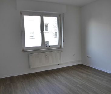 ﻿Schöne 2-Zimmer-Wohnung mit Tageslichtbad und Balkon im Limes-Quar... - Photo 1
