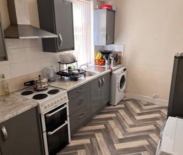 1 bedroom block of apartments to rent - Photo 3