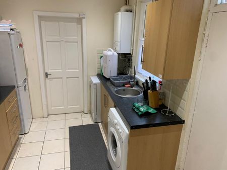 2 bedroom flat to rent - Photo 5