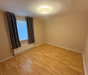 71A Belvoir Drive, Belfast BT8 7DJ - Photo 6