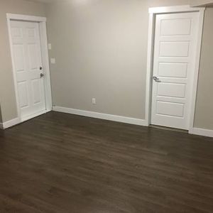 2 BEDROOM BASEMENT SUITE (incl. private parking) - Photo 2