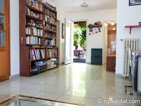 Logement à Paris, Location meublée - Photo 2