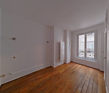 Location Appartement 2 pièces 33m² PARIS 18ème - Photo 1