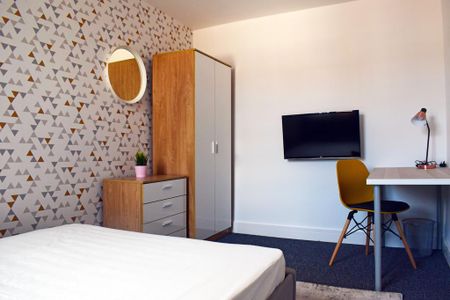 6 bedroom terraced house to rent - Photo 5