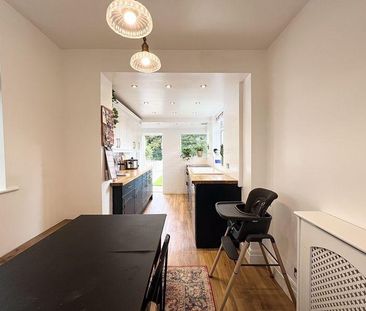 3 bedroom semi-detached house to rent - Photo 4