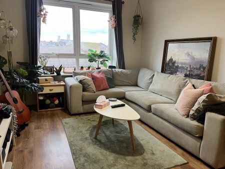 2 bedroom flat to rent - Photo 2