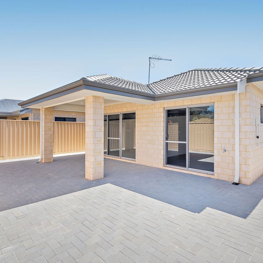 Super Fresh and near New 4x2x2 &ast;&ast; Open 17&sol;04&sol;25 4pm to 4&period;30pm&ast;&ast; - Photo 1