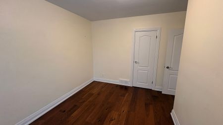 For Lease - 7 Goddard Street Unit# Main, Toronto, Ontario - Photo 4