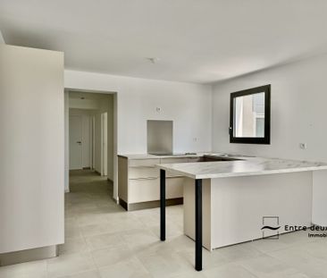 Location Appartement 82.00m² 3 pièces Fort de france - Photo 5