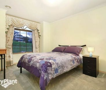 Room to Relax, Space to Entertain - Photo 5