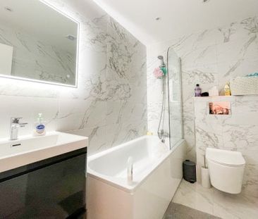 The Broadway, Crowborough - Photo 1