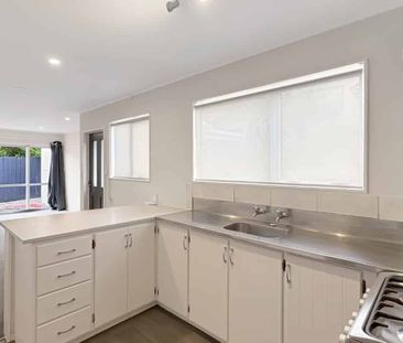 SPRINGVALE - 2 BEDROOMS - Photo 3