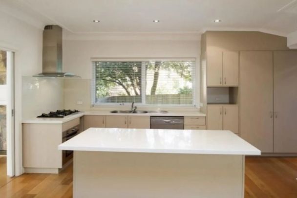 40 St Georges Crescent, Ashburton. - Photo 1