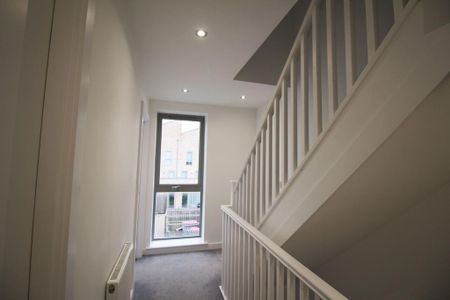 2 bedroom townhouse to rent - Photo 4