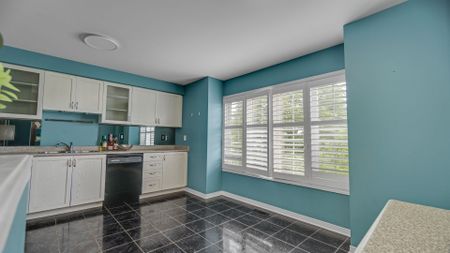 For Lease - 5090 Fairview Street Unit# 61, Burlington, Ontario - Photo 2