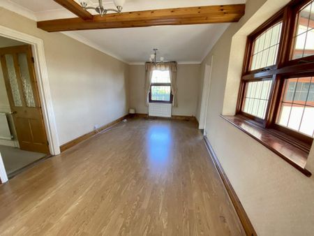 4 bedroom detached house to rent - Photo 4