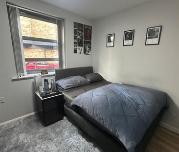 3 bedroom private hall to rent - Photo 2