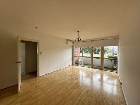 “Ground Floor Flat” - Photo 2