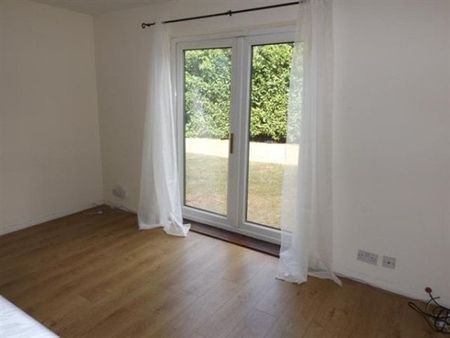 Bernards Close, Hainault, IG6, Property for rent - Photo 2