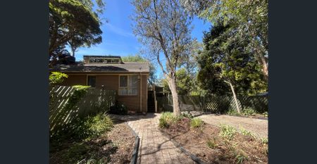 Serene three bedroom home - Photo 2