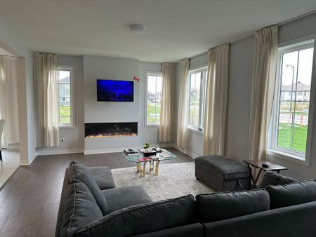 For Lease - 50 GREEN ASH Avenue, Stittsville - Munster - Richmond, Ontario - Photo 2
