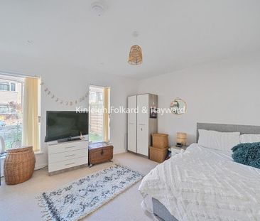 Hallowell Close, Mitcham CR4 - Photo 2