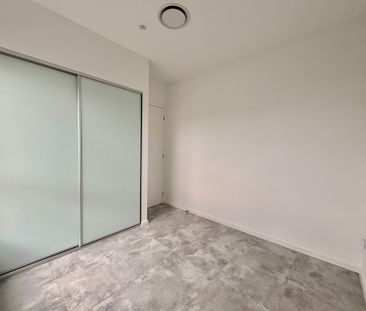 Charming 2-Bedroom Home in Leafy Wilton - Photo 3