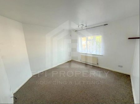 3 bedroom end of terrace house to rent - Photo 4