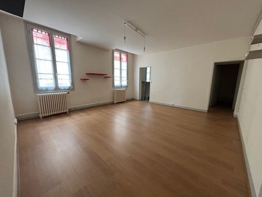 Location Appartement 3 pièces 84m² PERIGUEUX 24000 - Photo 1