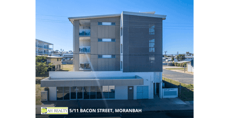 HIGHLY SOUGHT AFTER EXECUTIVE STYLE APARTMENT LOCATED IN THE CENTRE OF TOWN . - Photo 5