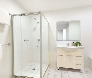 Contemporary Comfort Meets Turramurra Greenery - Photo 2