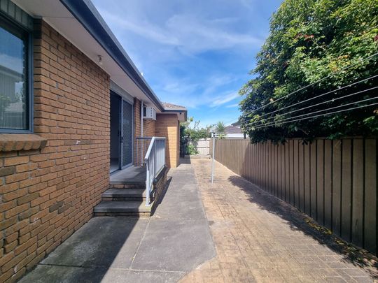 Immaculate 3 Bedroom Home in Ideal Location - Photo 1