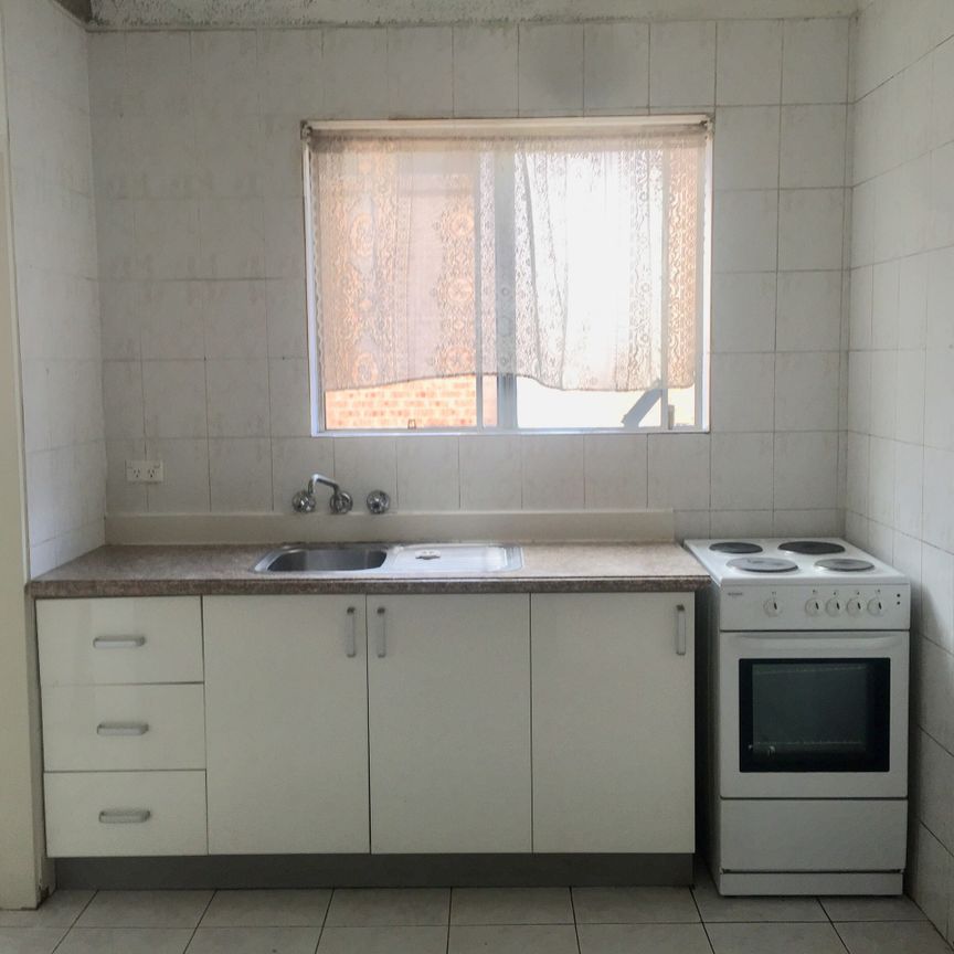 Spacious 3-Bedroom Unit - Prime Cabramatta Location - Photo 1