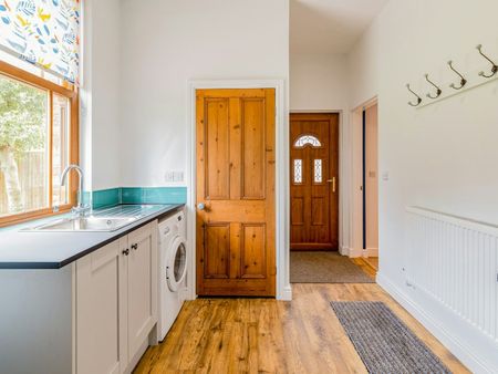 Farm House to rent on - Photo 3