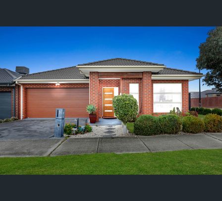 45 Stainsby Crescent, Roxburgh Park, Vic 3064 - Photo 1