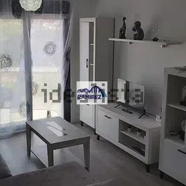 Alquiler de piso en Calle Berlín - Photo 1