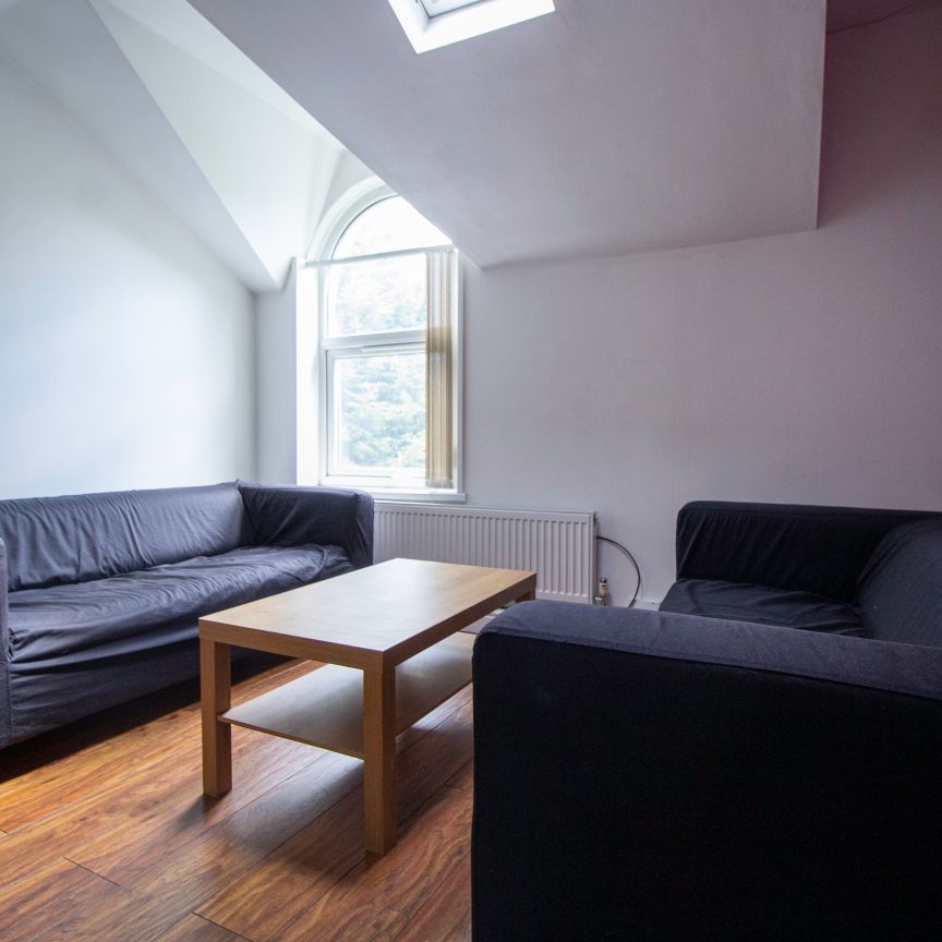 Apt 4, St John’s Terrace - Photo 1