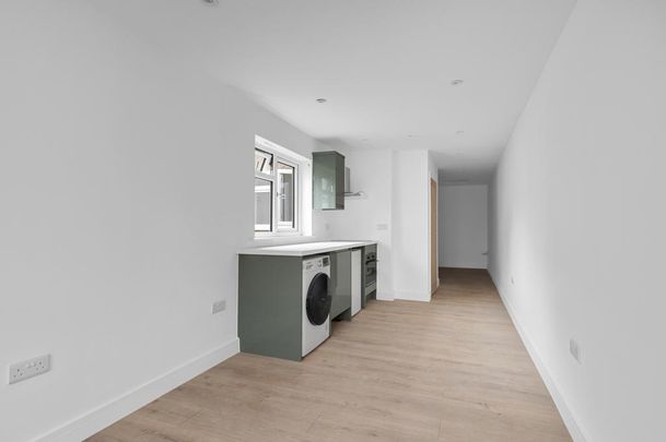 Studio to rent - Photo 1