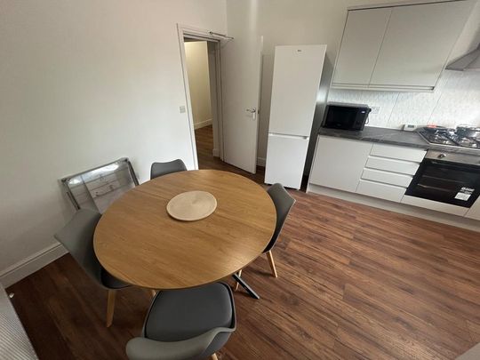 1 bedroom in a flat share to rent - Photo 1