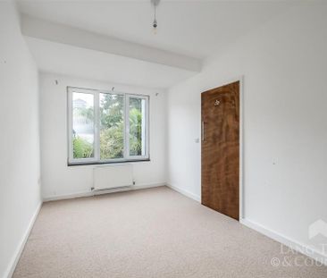 5 bedroom semi-detached house to rent - Photo 5