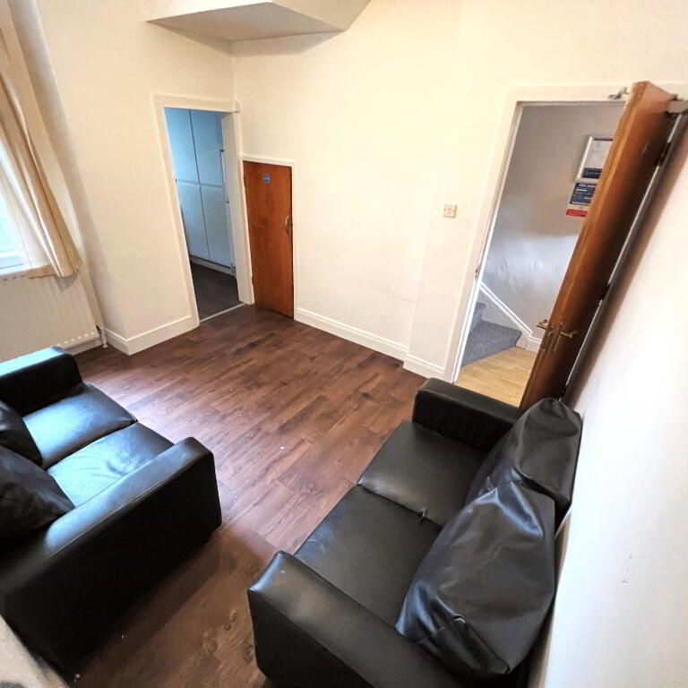 55 Ulsterville Gardens, Belfast, BT9 7BB - Photo 1