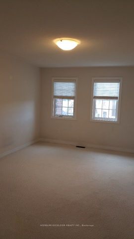 Townhouse For Lease | N8137346 - Photo 5