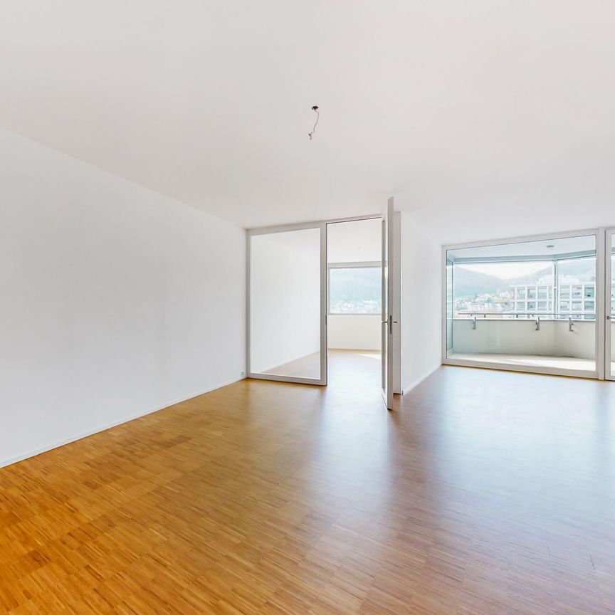 Living a staged life - Photo 1