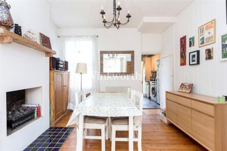 3 bedroom terraced house to rent - Photo 3