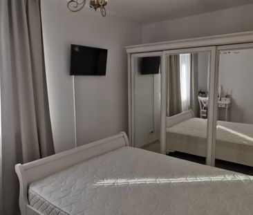 Prima inchiriere 3 camere cu loc de parcare inclus -1 min de metrou Ti - Photo 2