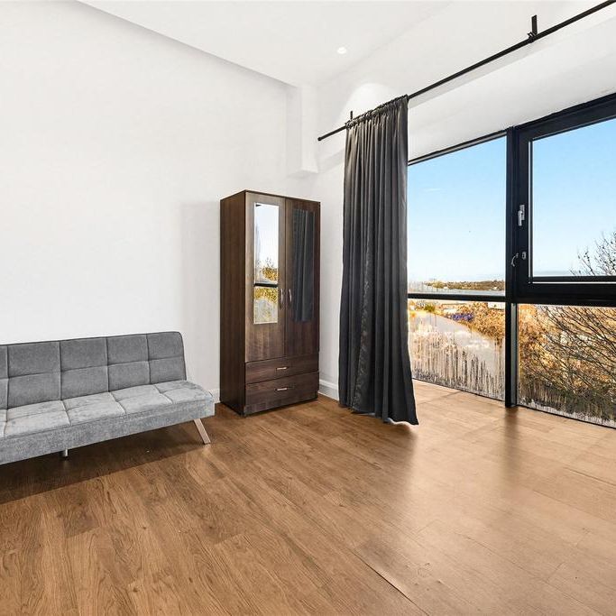 Studio to rent - Photo 1