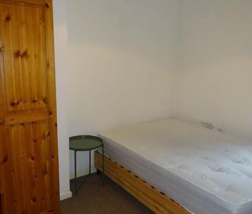 70 Donnybrook Street, Belfast, BT9 7DD - Photo 4