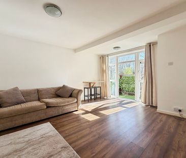 Woolley House, Craven Walk, SO14 - Photo 1