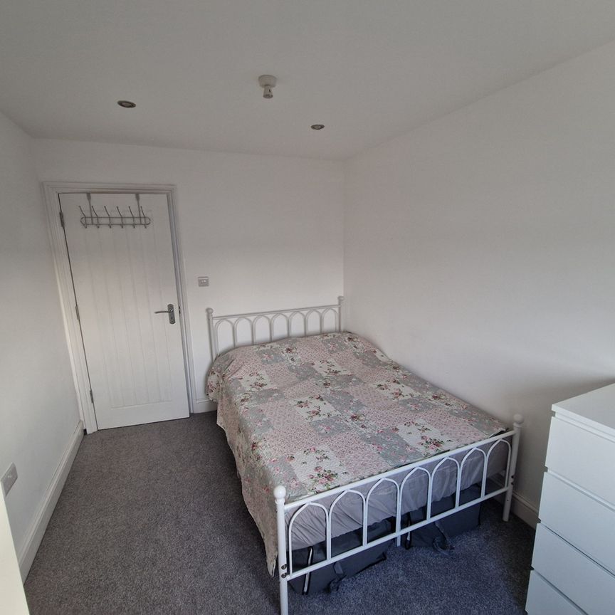 Room in a Shared House, Prestbury Road, E7 - Photo 1