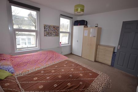 Holbrook Road, London - Photo 5